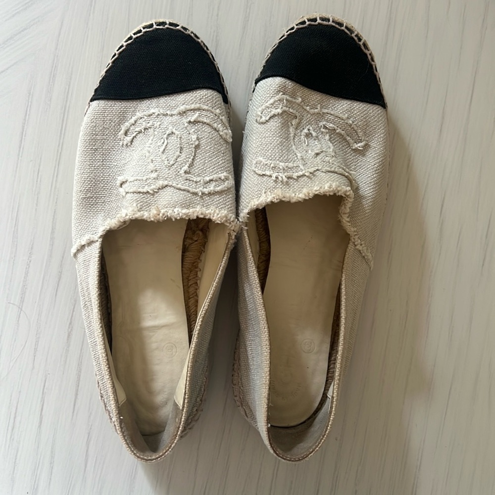 CHANEL Cream Canvas Espadrilles with Black Cap Toe